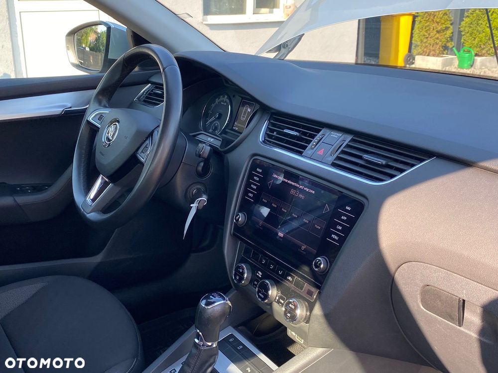 Skoda Octavia 2.0 TDI Ambition DSG - 22