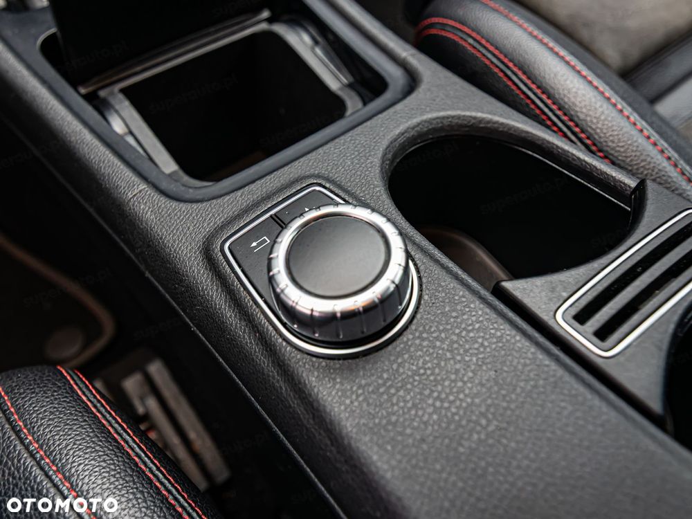 Mercedes-Benz CLA 220 4-Matic - 20