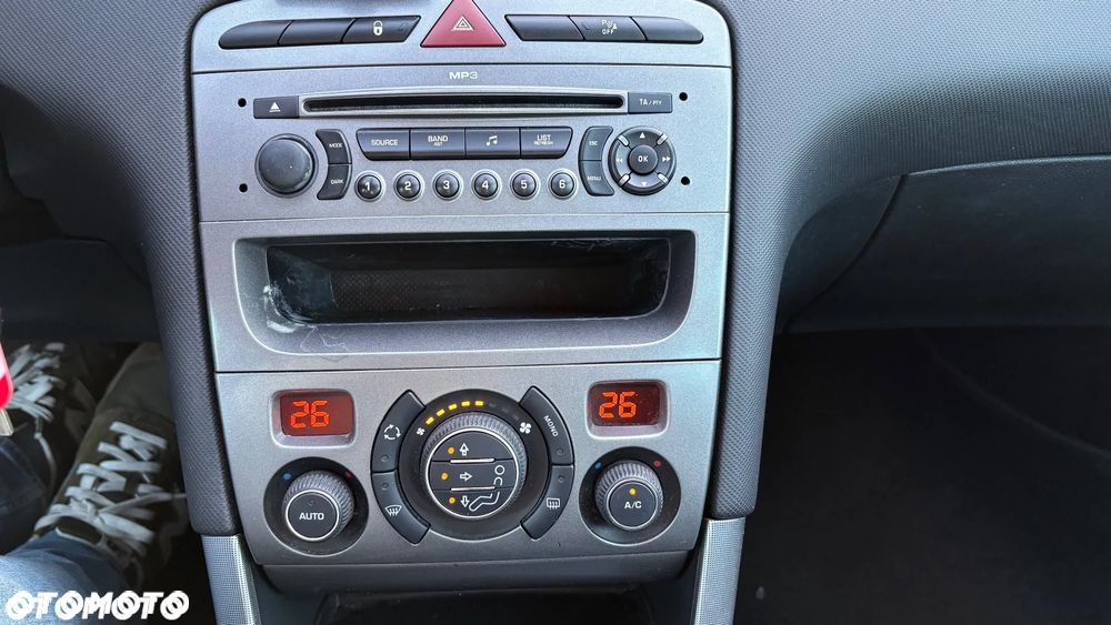 Peugeot 308 1.6 Trendy Navtech - 19