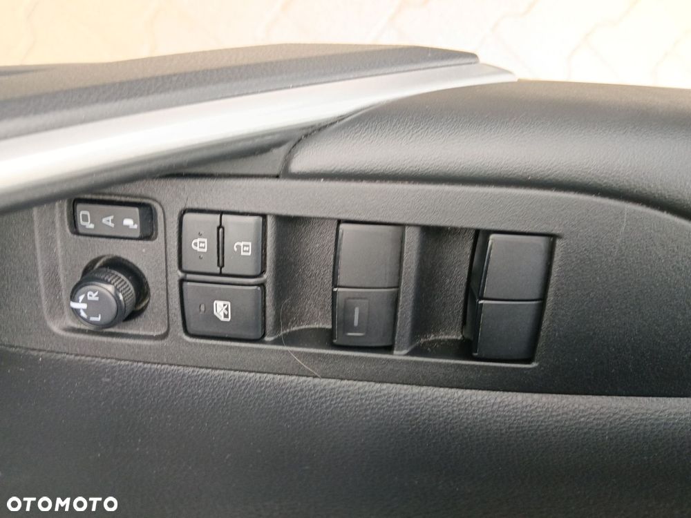 Toyota Corolla Cross - 17