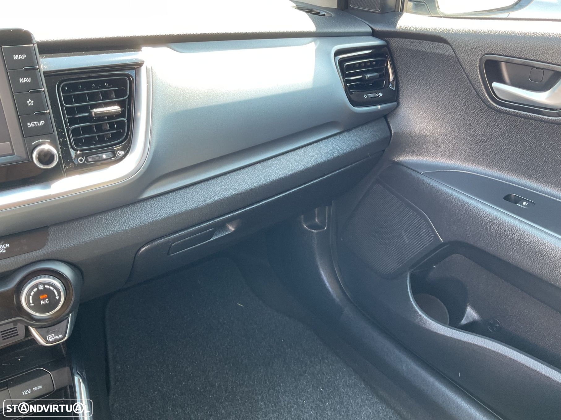 Kia Stonic 1.6 CRDi Urban - 52