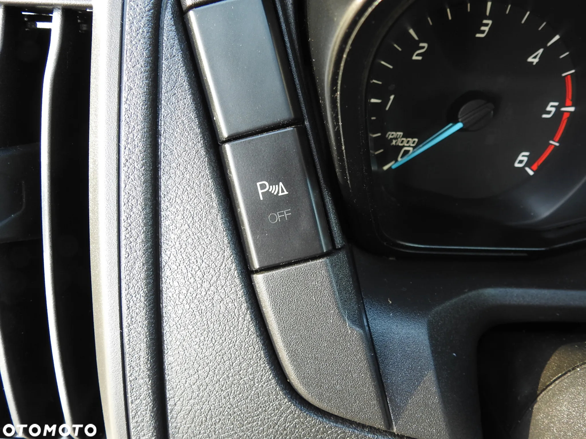 Ford TRANSIT  FURGON CHŁODNIA 0*C FUNKCJA GRZANIA TEMPOMAT LEDY KLIMATYZACJA 130KM [ D81956 ] - 37