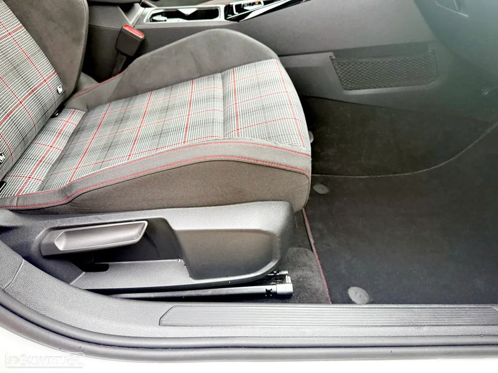VW Golf 2.0 TSI GTI DSG - 26