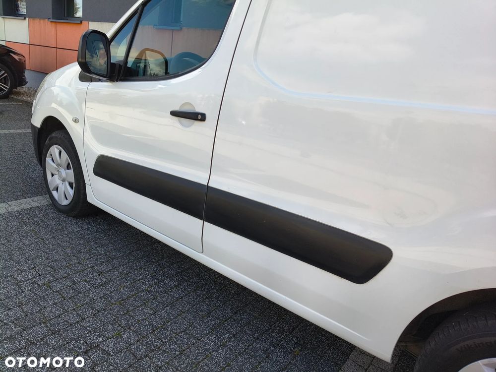 Citroën BERLINGO 1.6 HDI (90KM) 5-BIEGÓW (L1H1) KLIMA WEBASTO STAN IDEALNY 100% BEZWYPADKOWY SERWIS KM NIE MA RDZY - 27