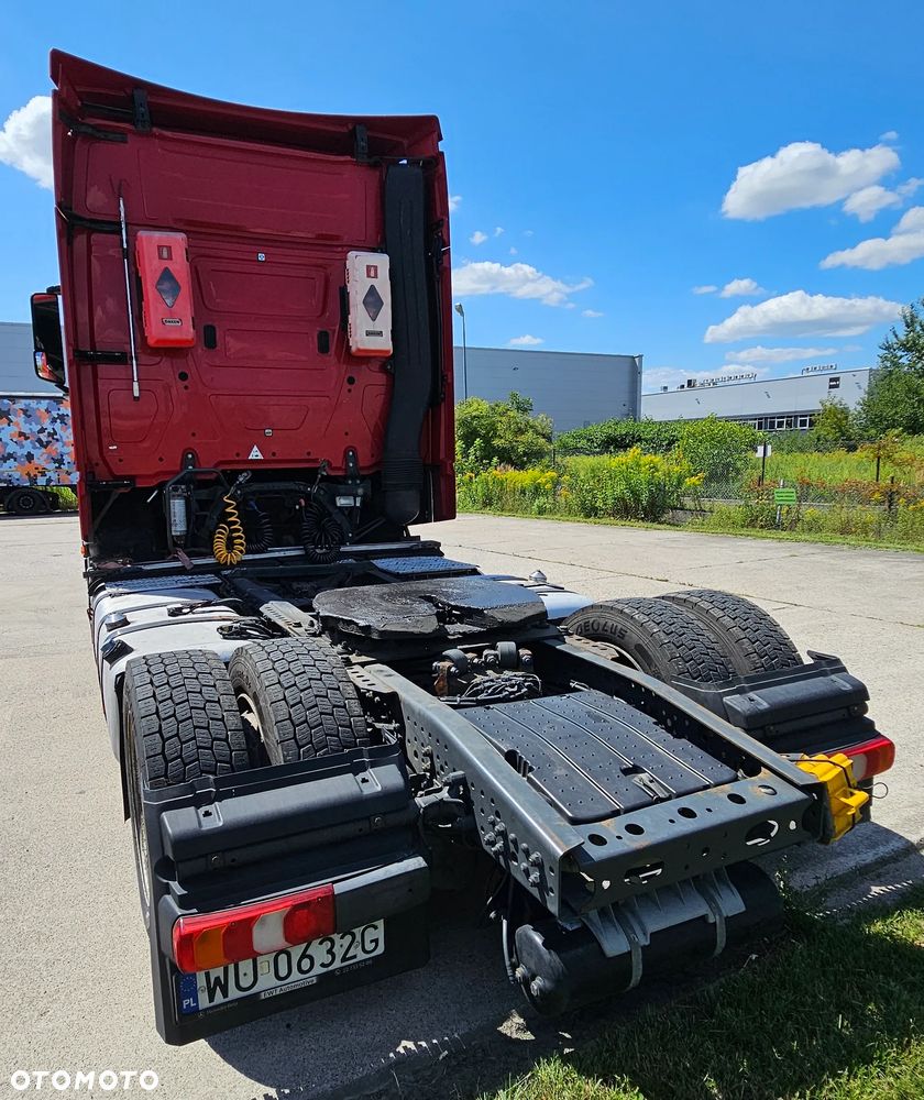 Mercedes-Benz Actros - 10