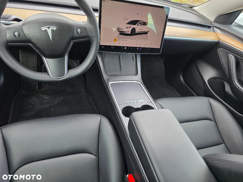 Tesla Model 3 - 23