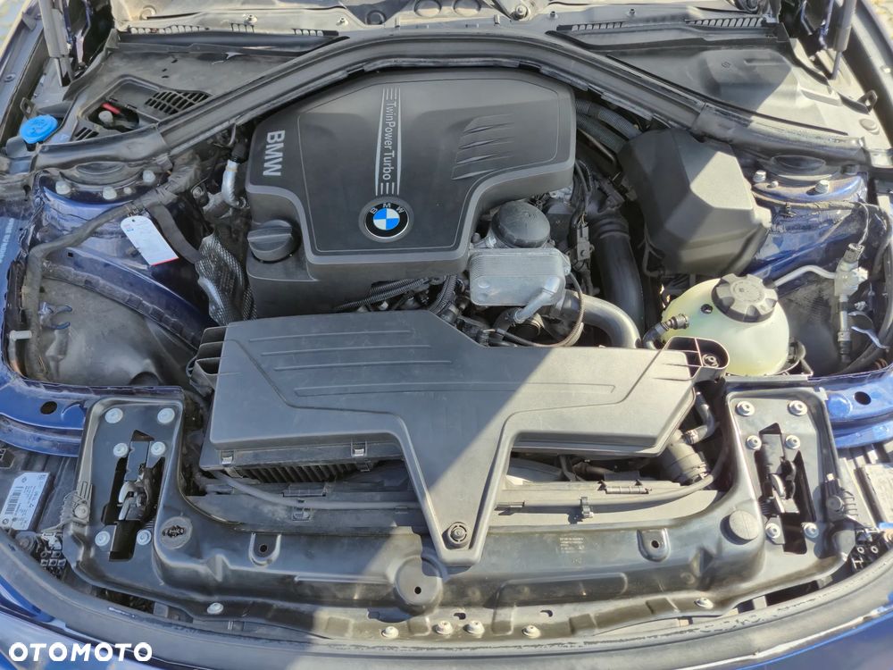 BMW Seria 3 320i - 18