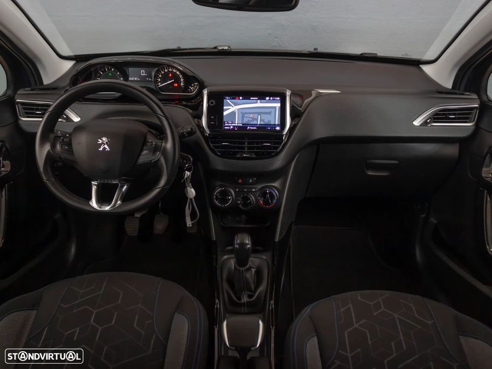 Peugeot 2008 1.2 PureTech Signature - 17