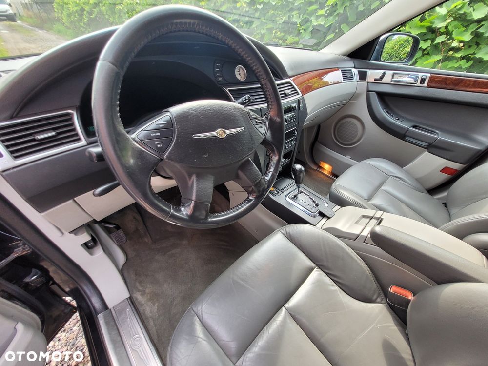 Chrysler Pacifica - 8