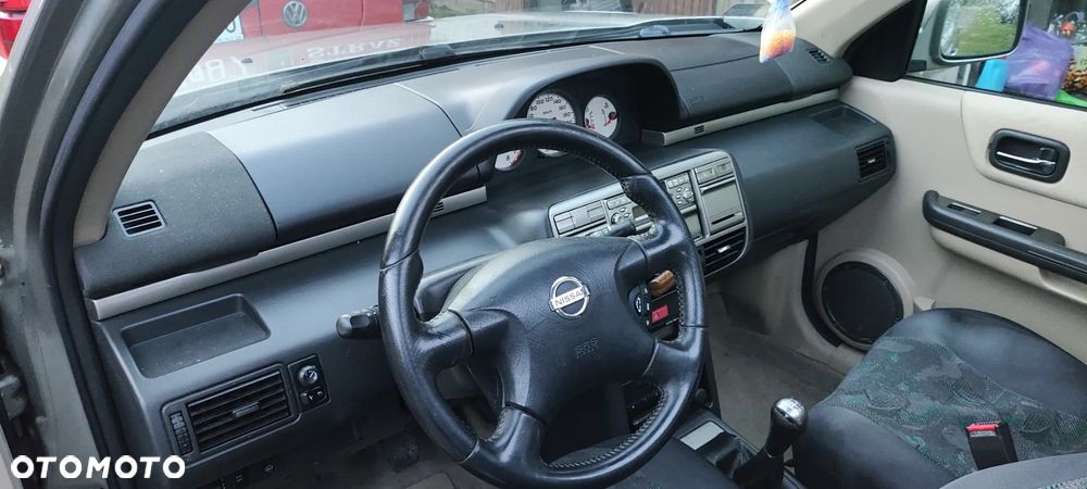 Nissan X-Trail 2.0 4x4 Comfort - 11