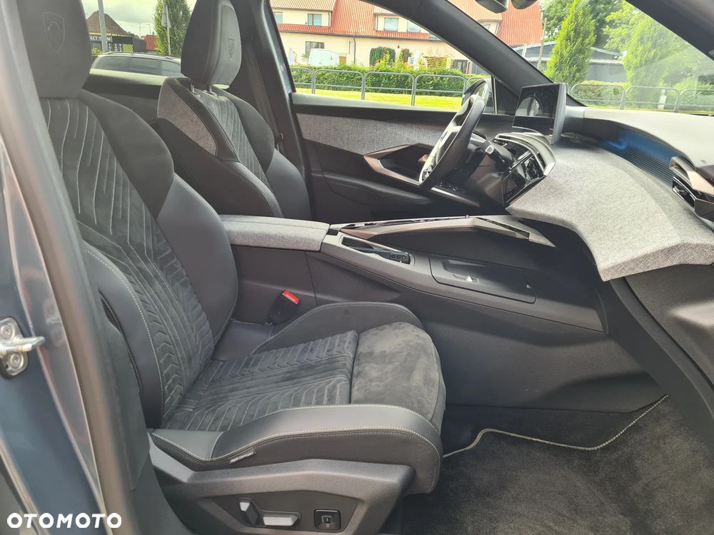 Peugeot 3008 1.2 PureTech mHEV GT S&S e-DCS6 - 20