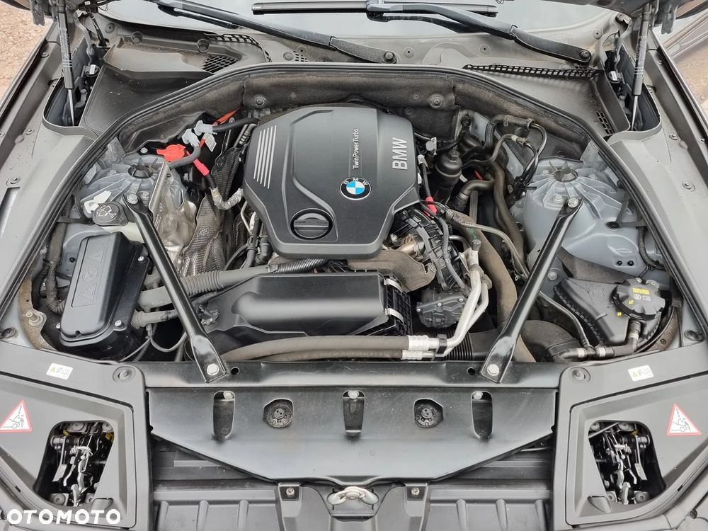 BMW Seria 5 518d Luxury Line - 18