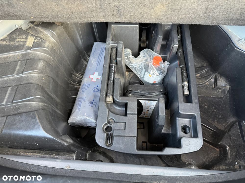 Renault Megane 1.6 16V 110 LIMITED - 27