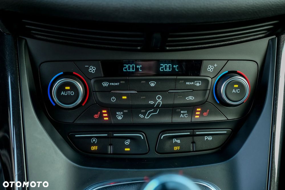 Ford Kuga 2.0 TDCi 4x4 Titanium - 36