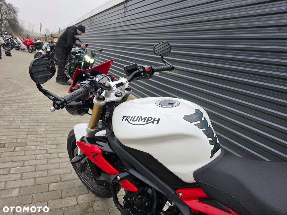 Triumph Street Triple - 20