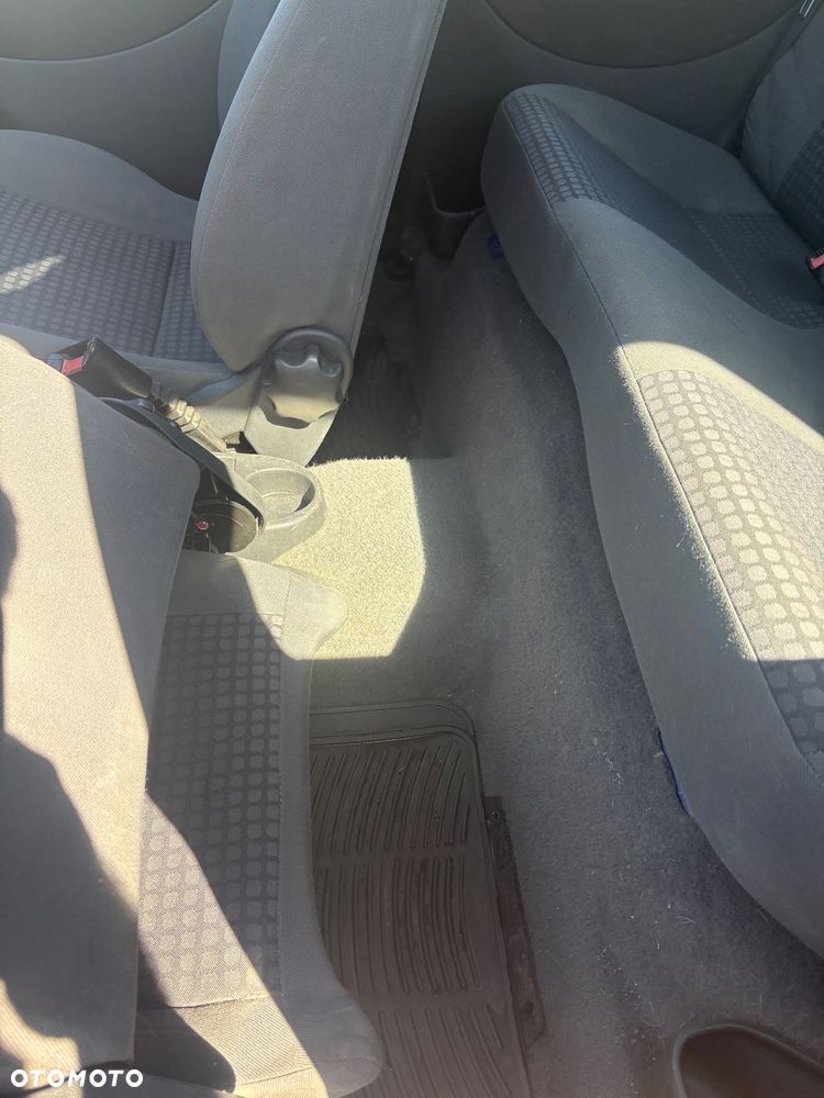 Opel Corsa 1.2 16V Base / Start - 9