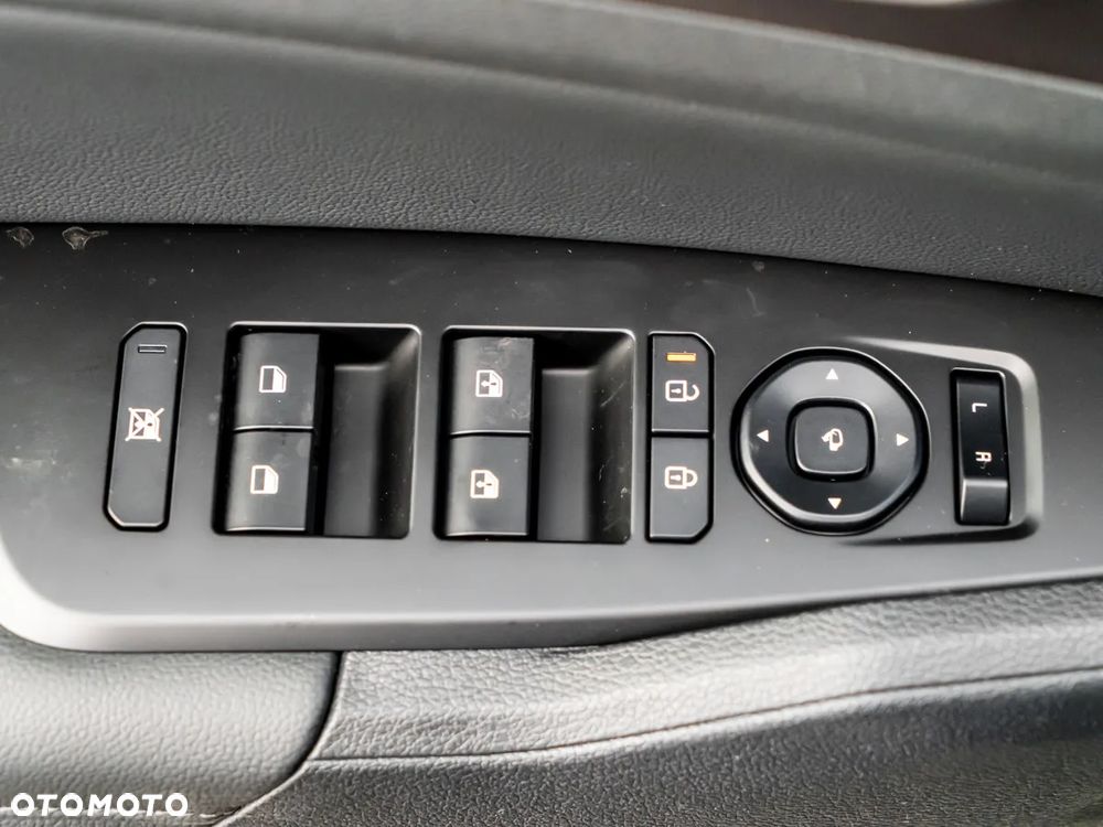 Kia Sportage 1.6 T-GDI MHEV Business Line 2WD DCT - 21