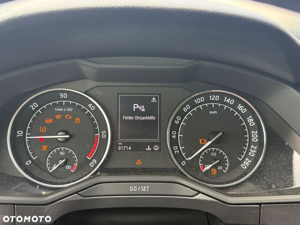 Skoda Superb 2.0 TDI Premium Edition - 35