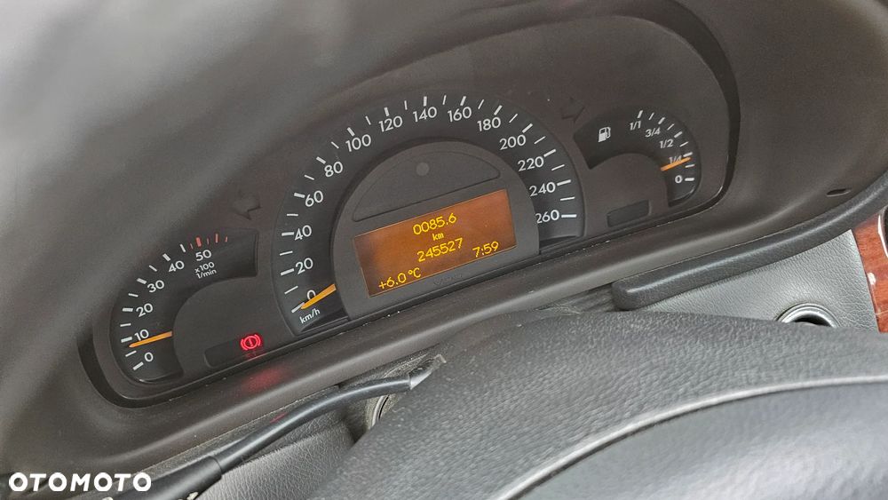 Mercedes-Benz Klasa C 200 CDI Classic - 19