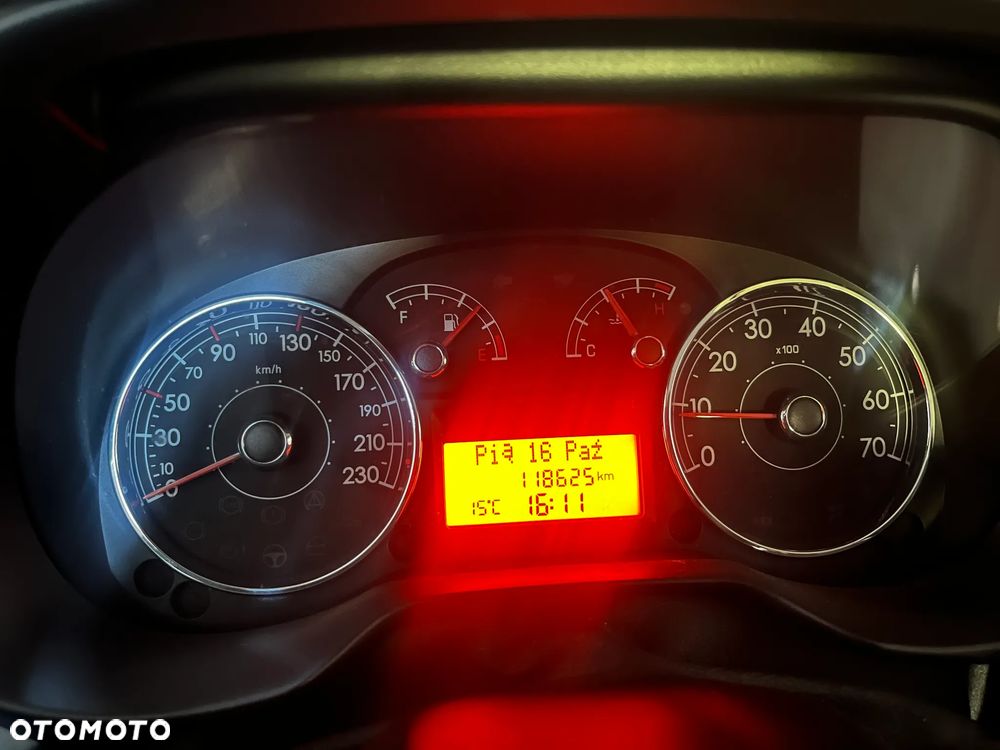 Fiat Grande Punto - 8