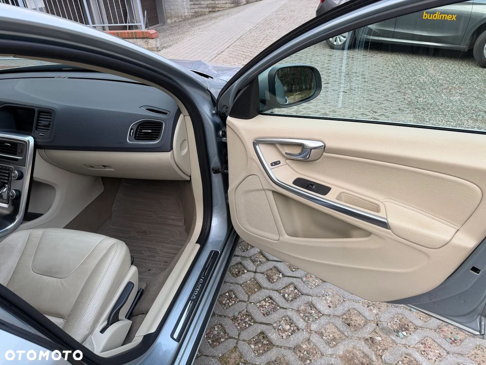 Volvo V60 T4 Summum - 15