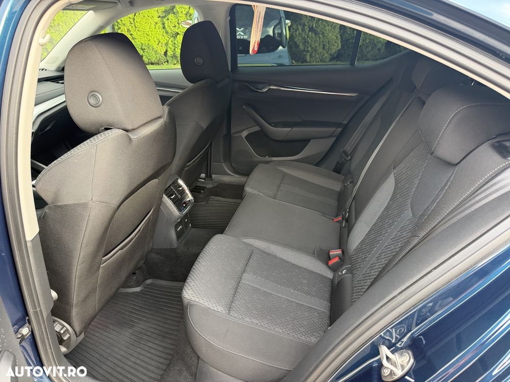 Skoda Octavia 2.0 TDI DSG Style - 23