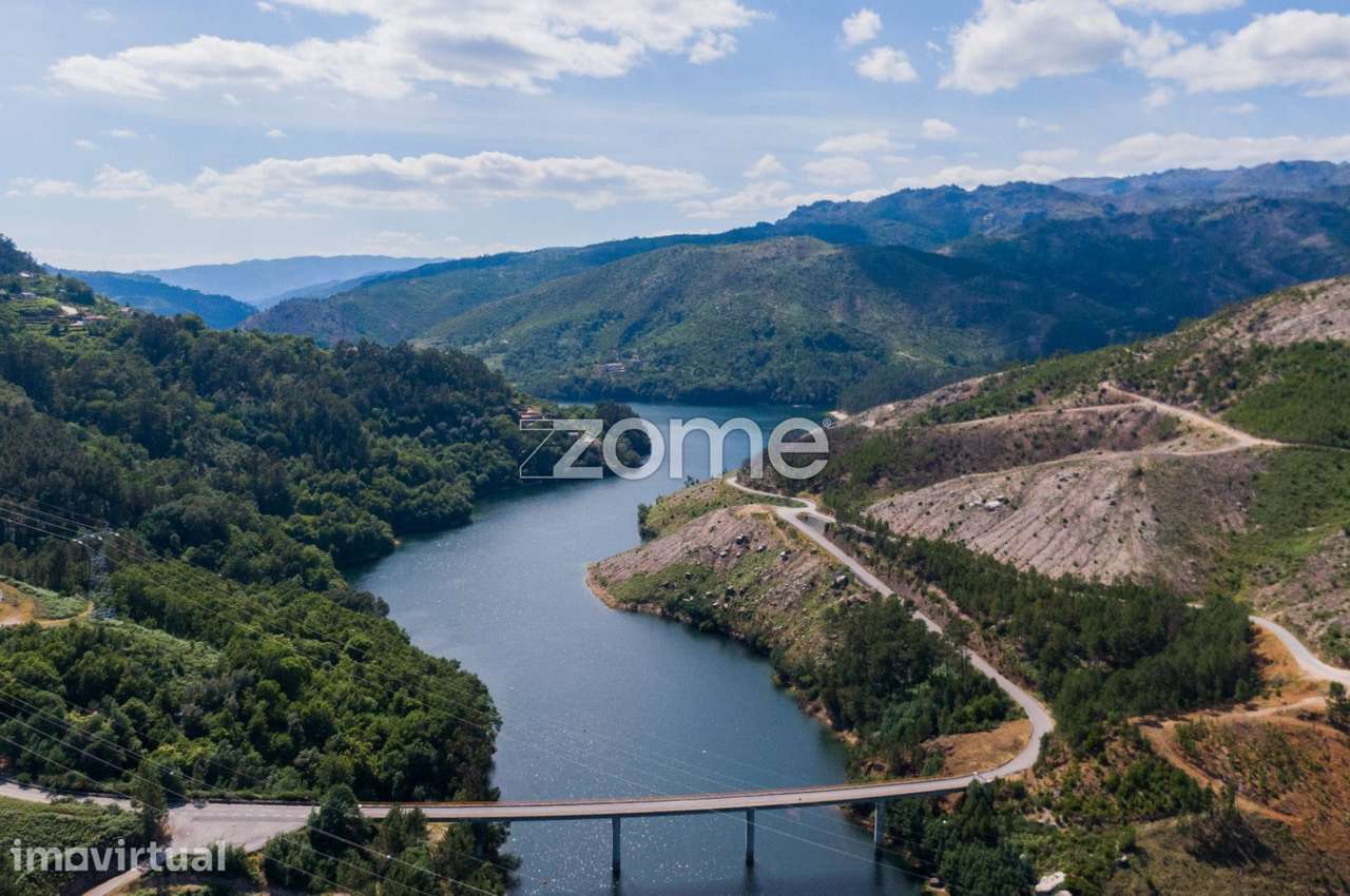 Terreno em Ferral(Sidrós), com bons acessos e vista para a barragem. - Grande imagem: 5/12