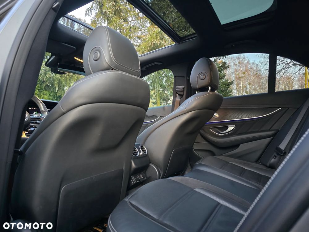 Mercedes-Benz Klasa E AMG 53 4-Matic+ - 11