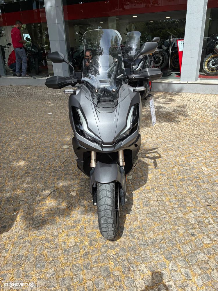 Honda ADV 350 - 4
