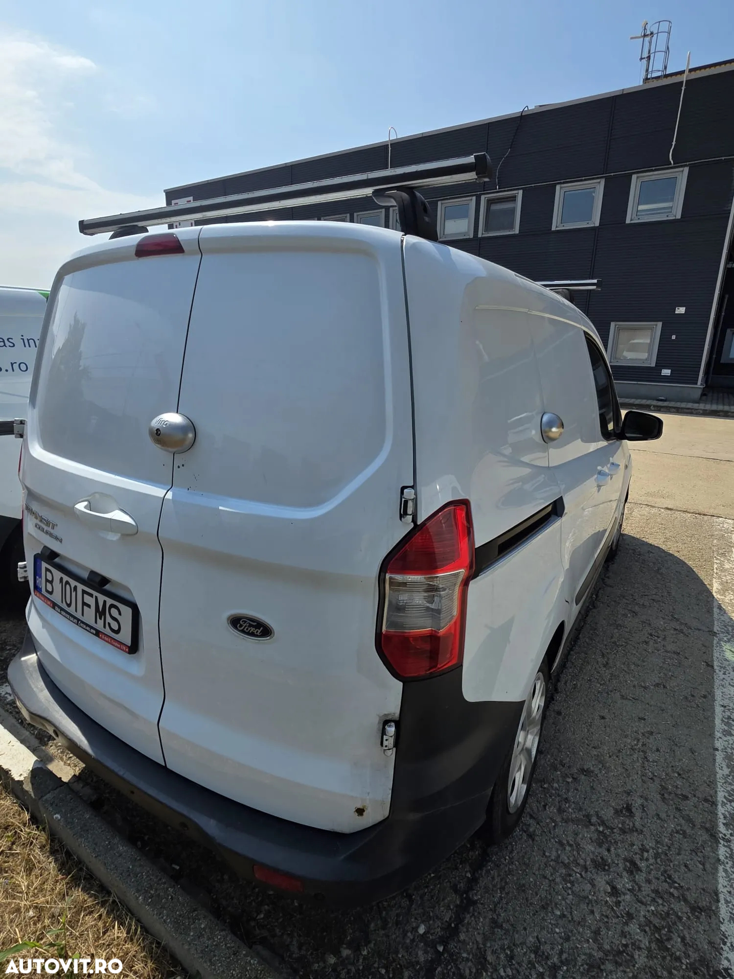 Ford Transit Courier - 3