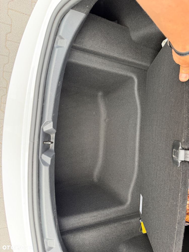 Tesla Model 3 Langstreckenbatterie Allradantrieb Dual Motor - 23