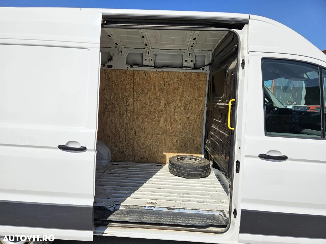 Volkswagen CRAFTER 35 Furgon  L3H3 - 6