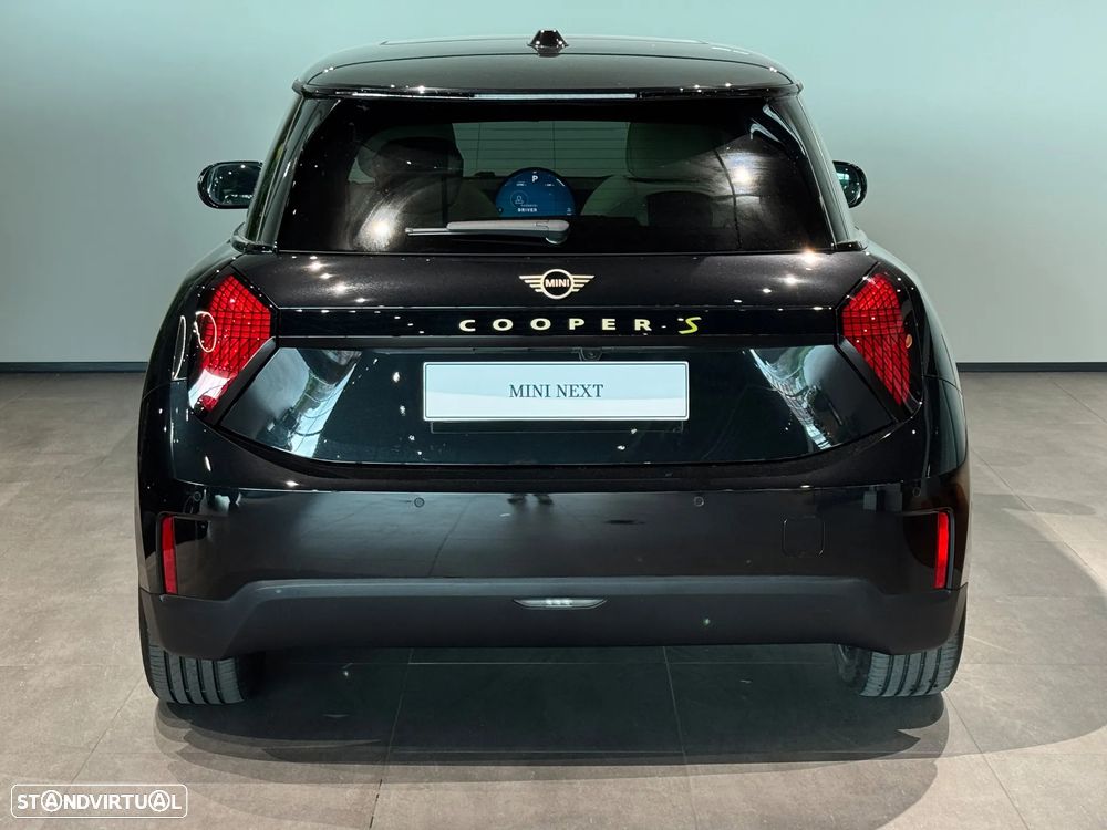 MINI 3 Portas Cooper SE Classic M - 6
