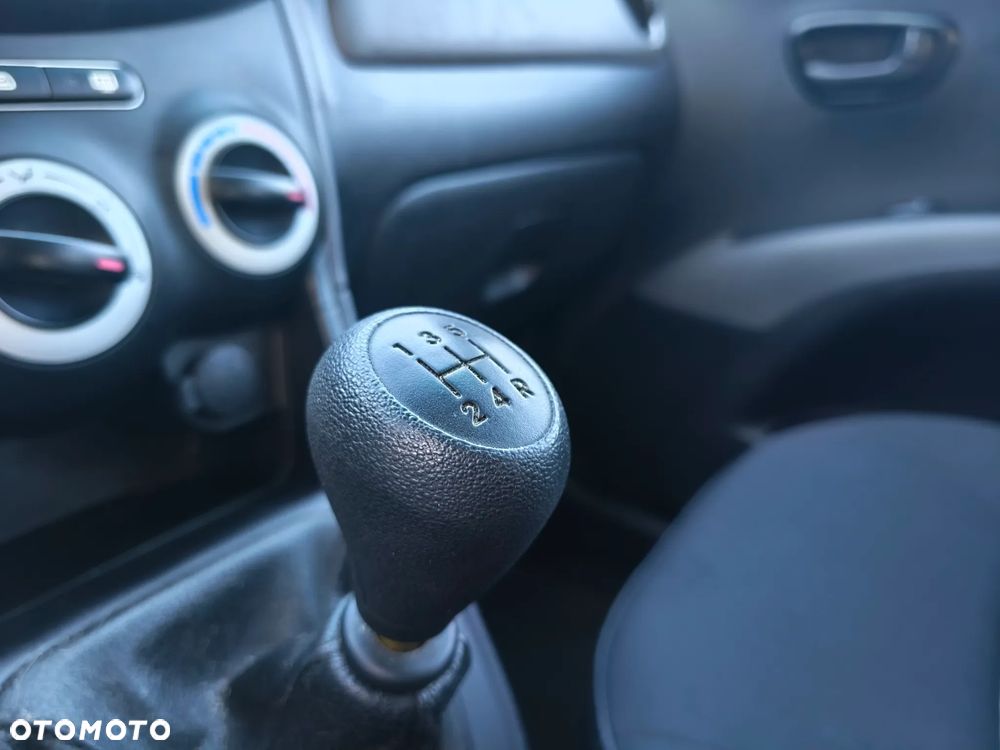 Hyundai i10 - 21