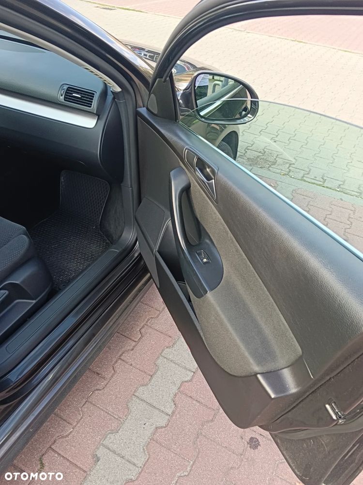 Volkswagen Passat 2.0 TDI Comfortline R-Style - 13