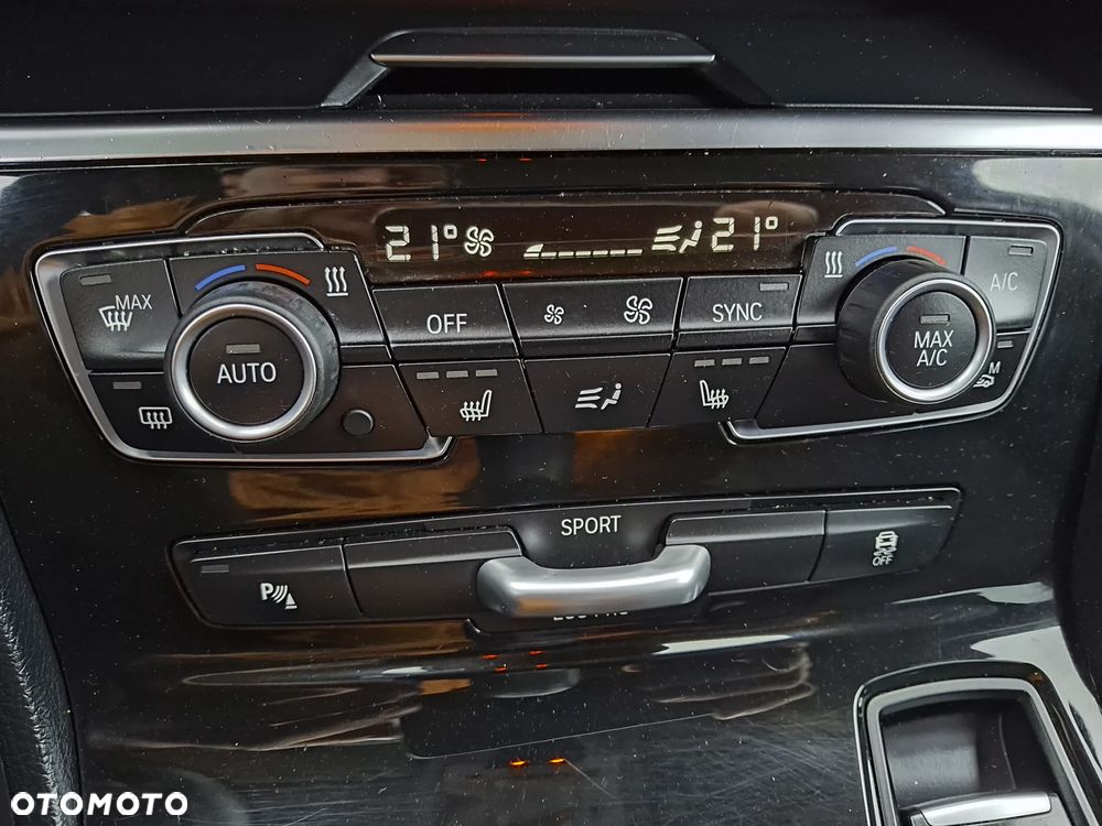 BMW Seria 2 218i Advantage - 24