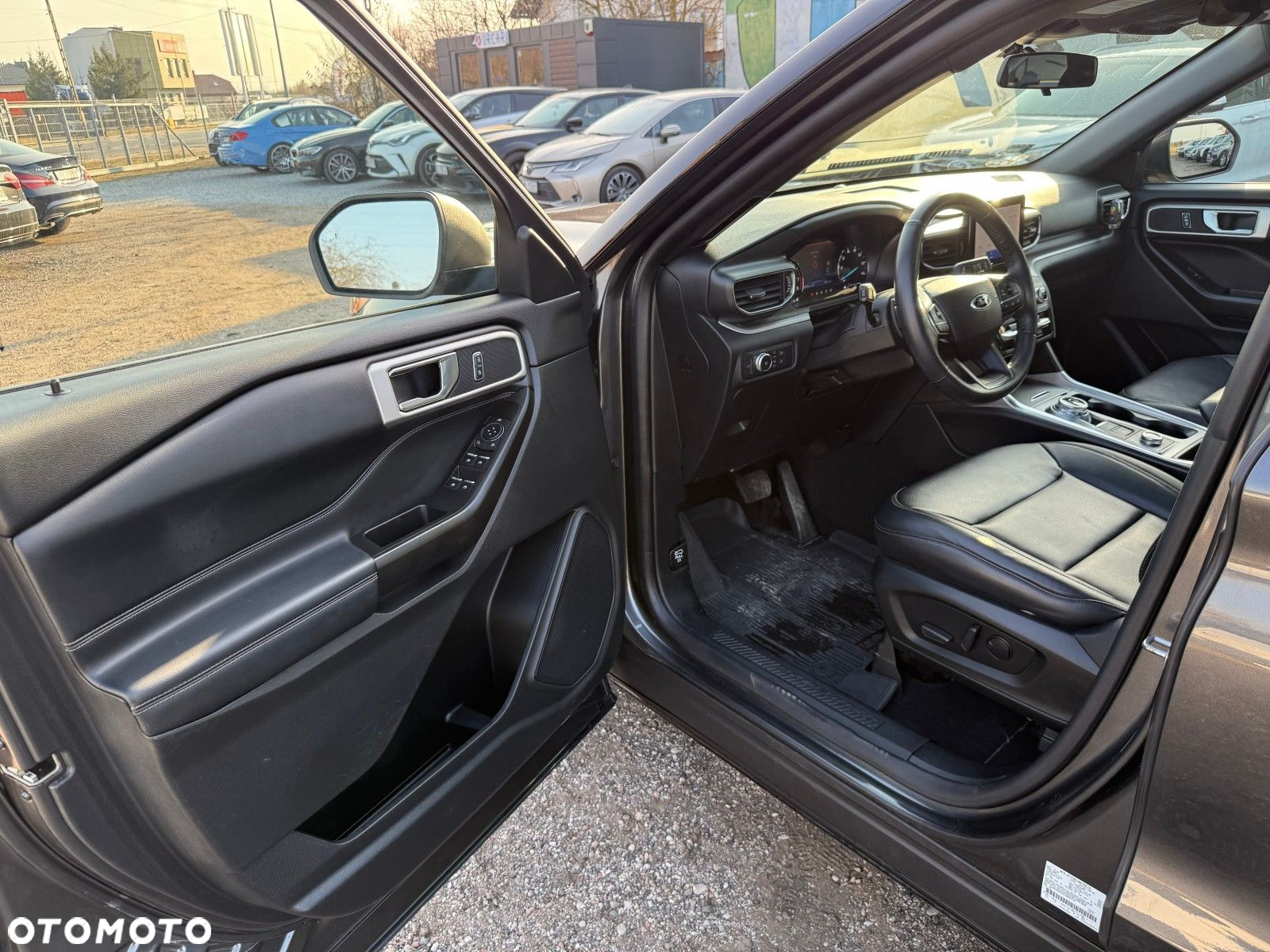 Ford Explorer - 20