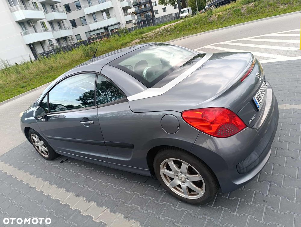 Peugeot 207 CC - 2