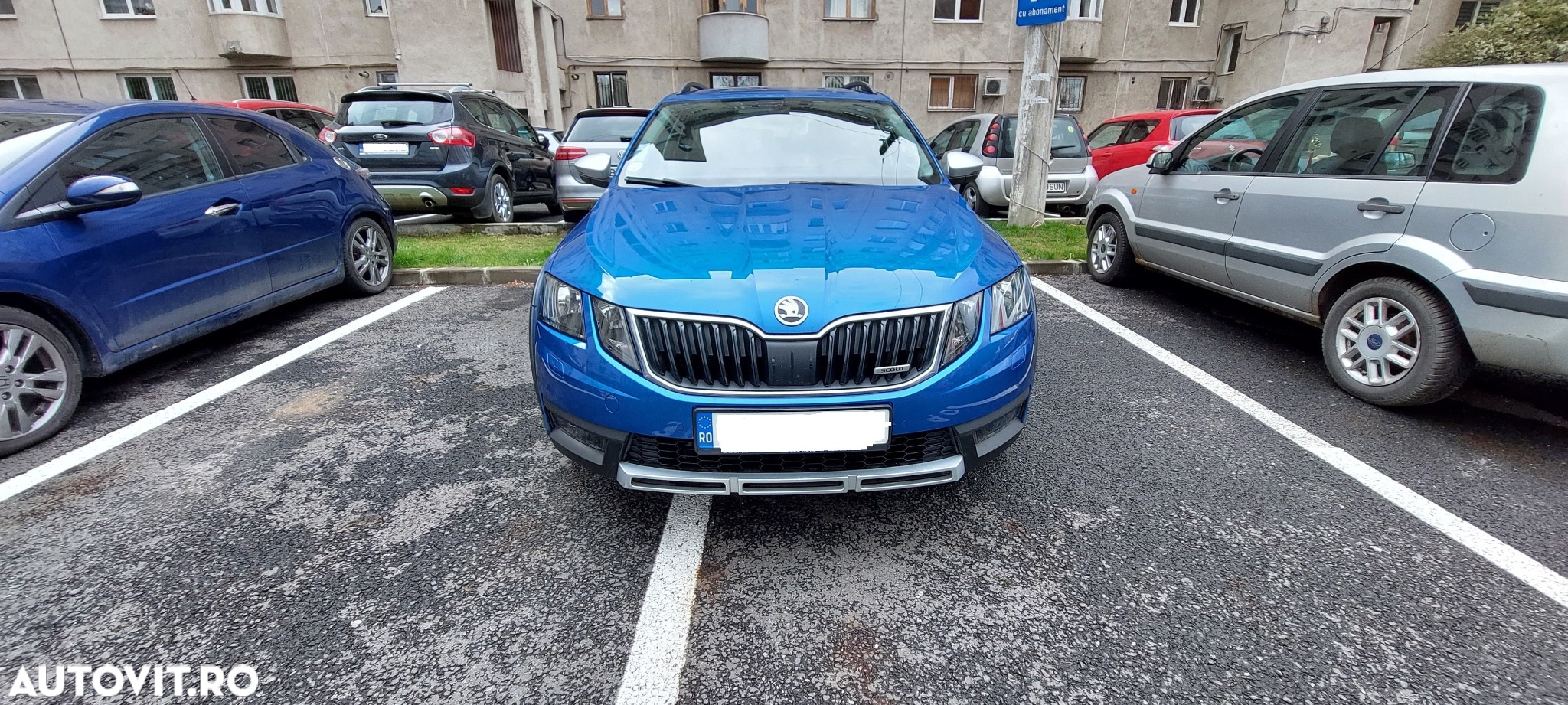 Skoda Octavia Combi Diesel 2.0 TDI 4X4 DSG Scout - 3
