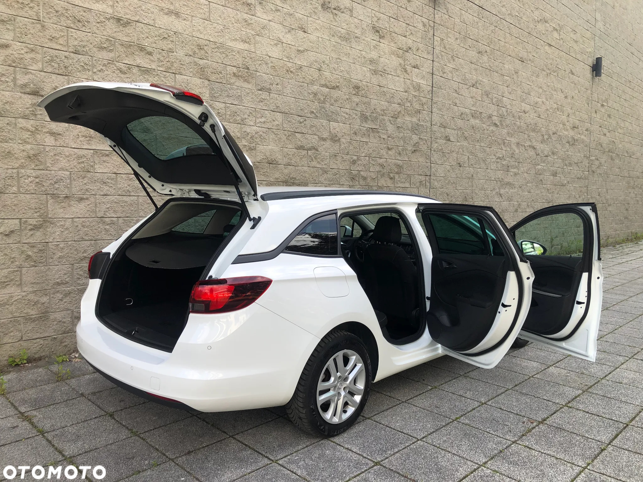Opel Astra 1.4 Turbo Start/Stop Sports Tourer Edition - 28