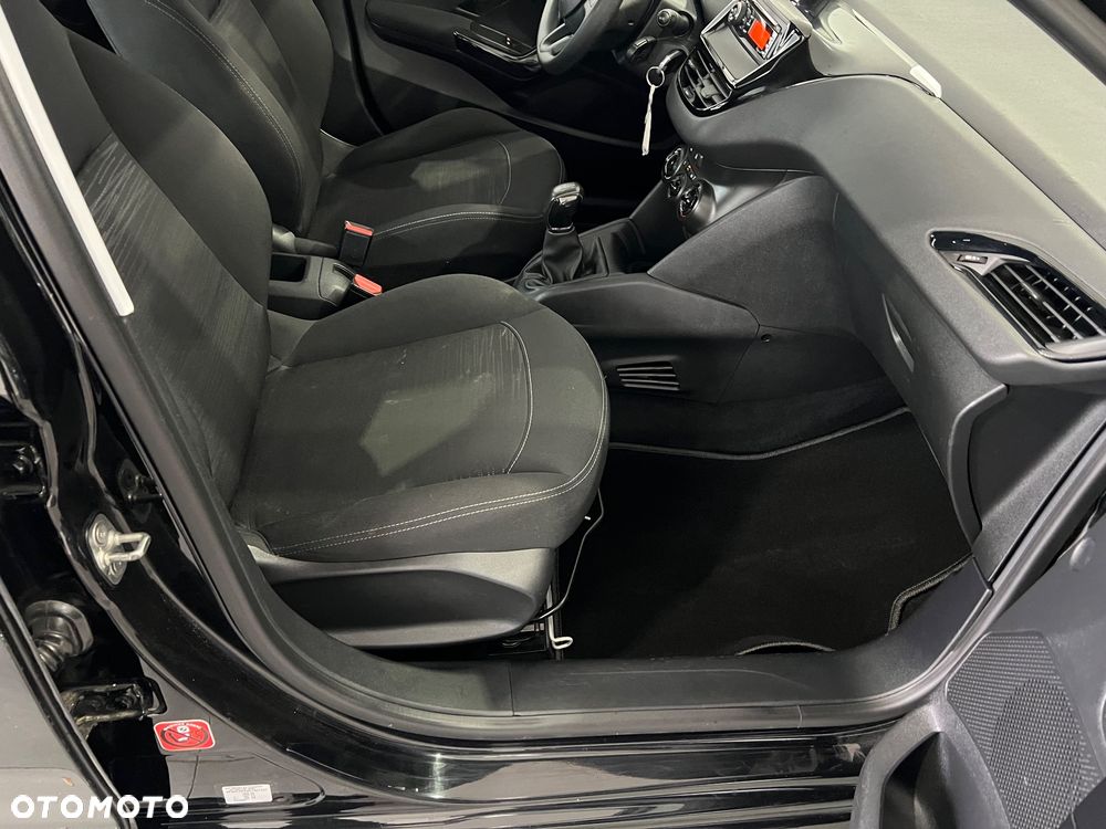 Peugeot 208 - 27