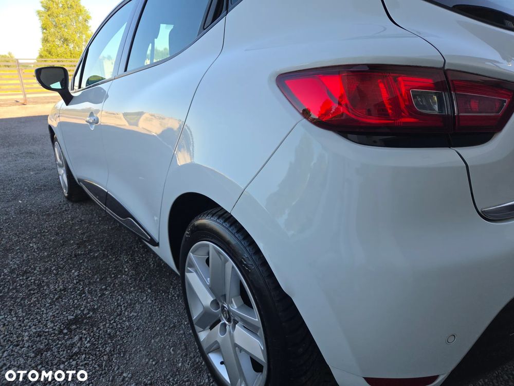 Renault Clio 1.2 16V 75 LIMITED - 20