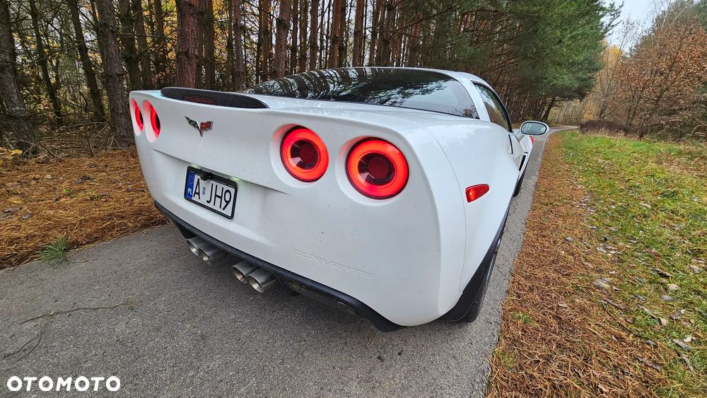 Chevrolet Corvette - 17