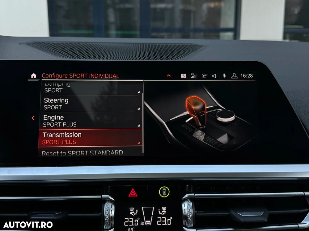 BMW Seria 3 330i AT M Sport - 36