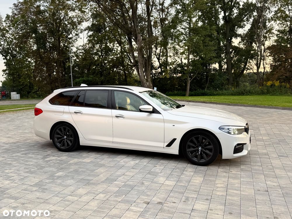 BMW Seria 5 520d M Sport - 8
