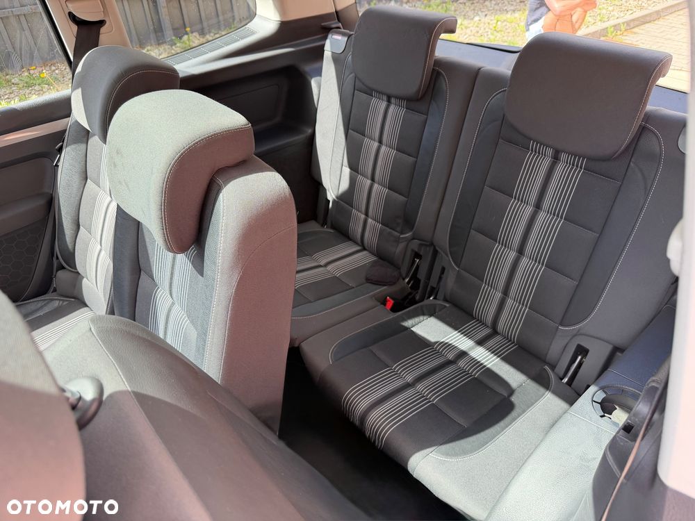Volkswagen Touran 2.0 TDI DPF BlueMotion Technology MATCH - 12