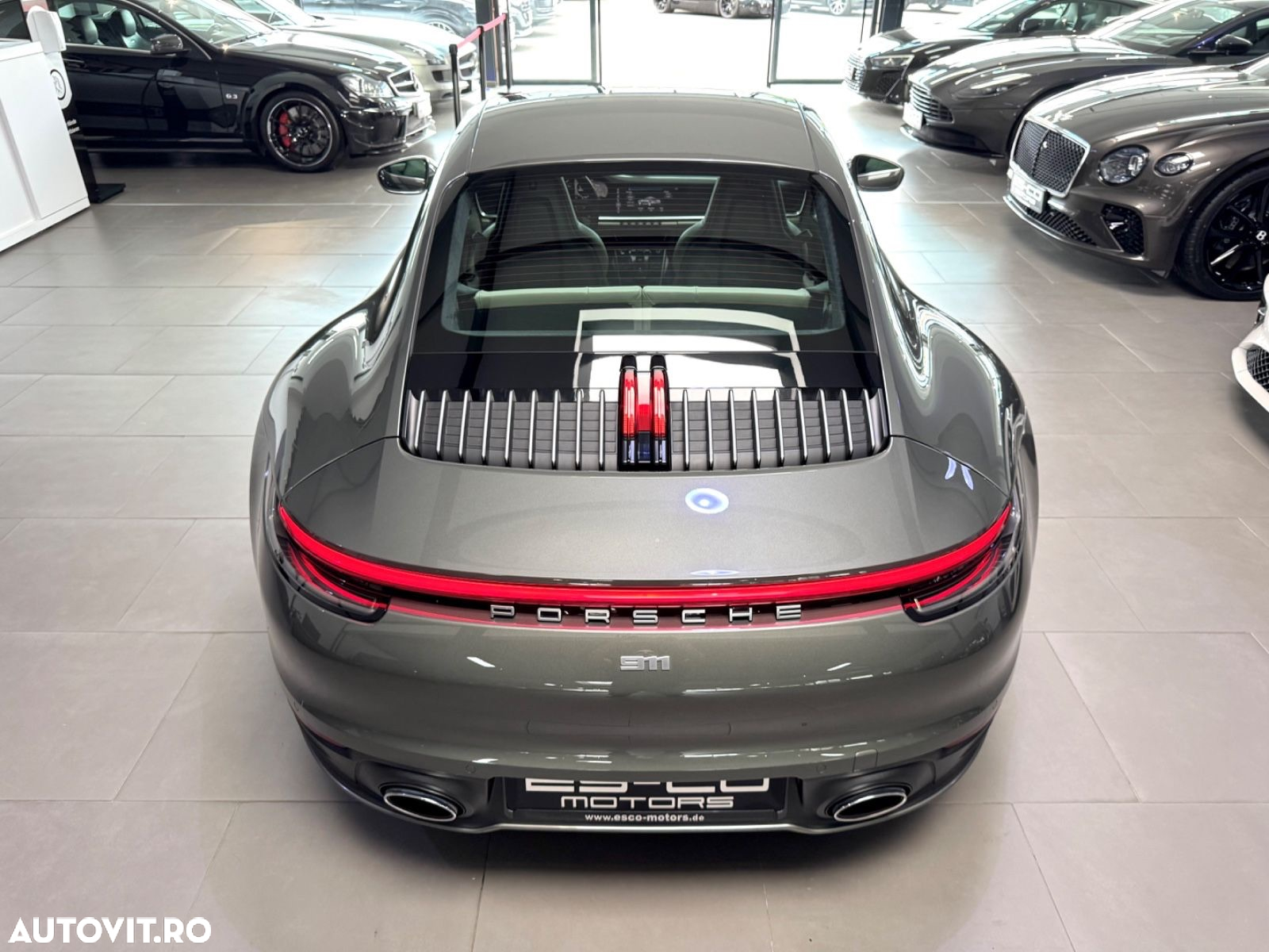 Porsche 911 Carrera 4S - 3