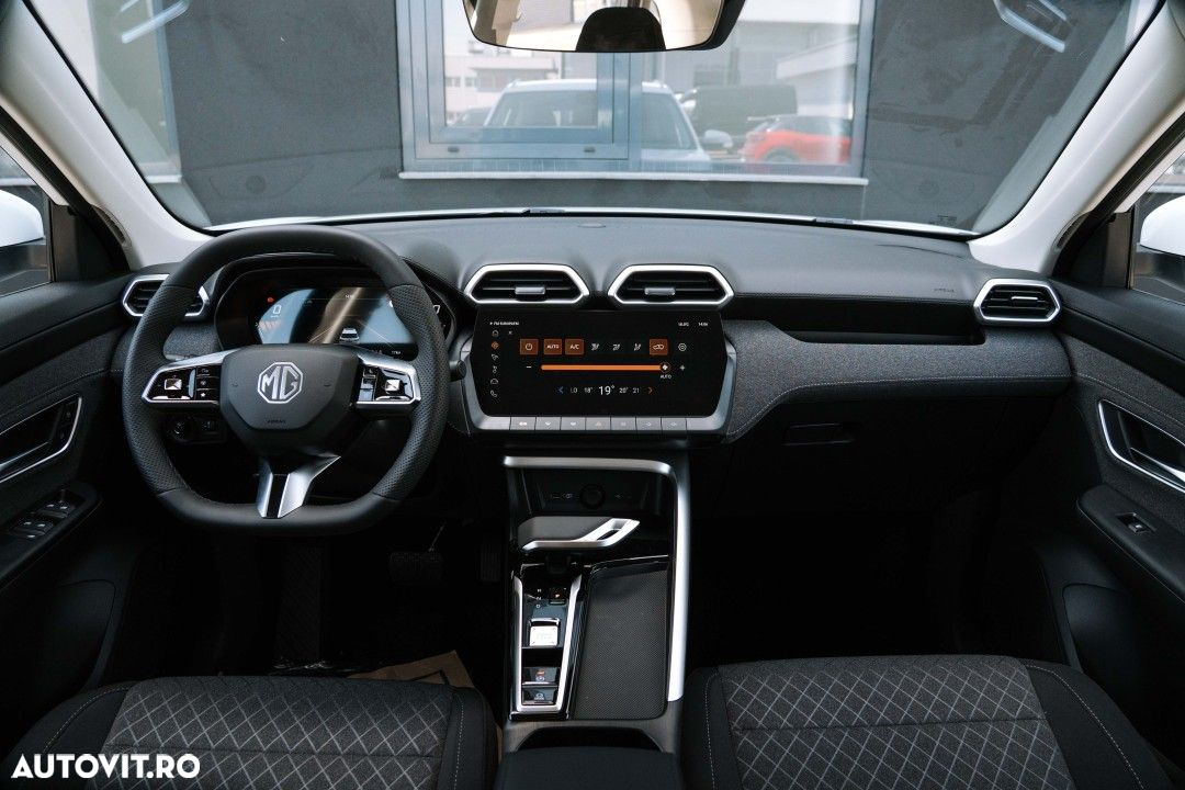 MG ZS HEV - 11