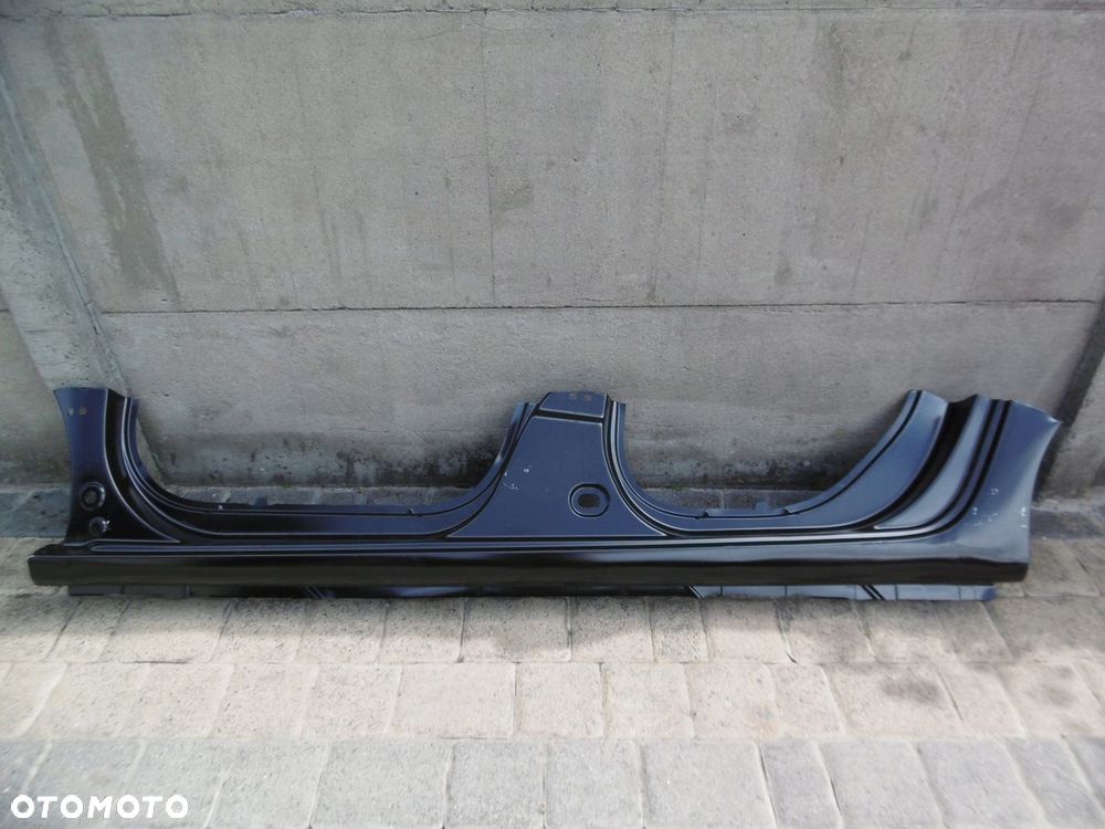 RENAULT TWINGO III - próg lewy NOWY - 1