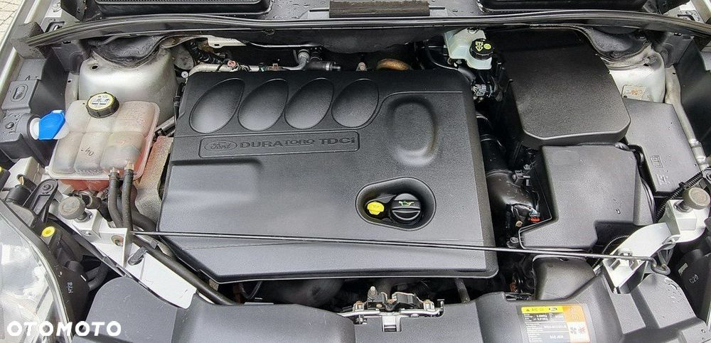 Ford Kuga - 10